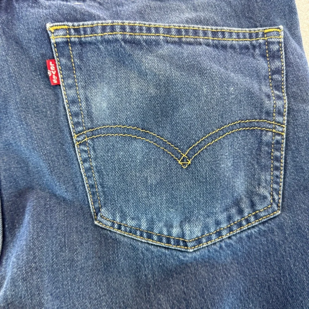 Levis 505 Regular Fit Straight Leg Jeans Mens 36x29 Blue Denim Cut Raw Hem 597